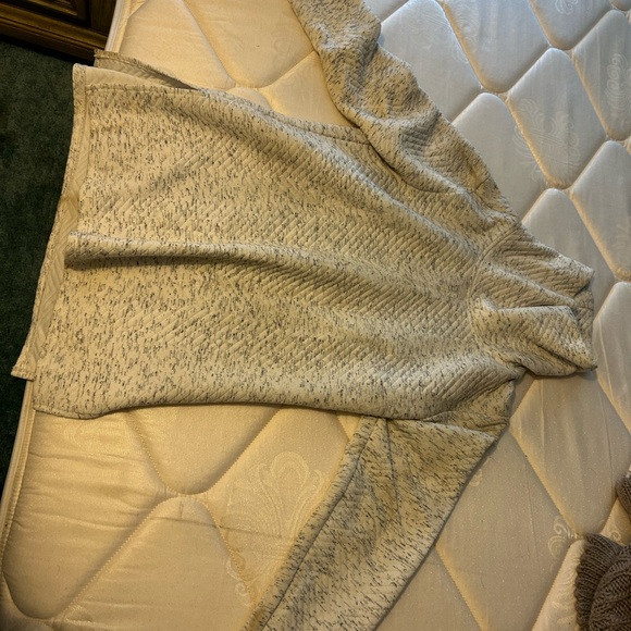 Maroon Hoodie - Picture 4 of 4